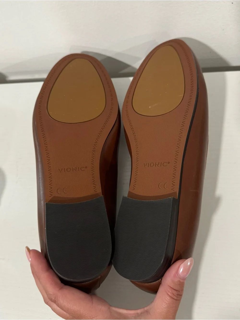 Vionic Willa 2 Slip On Tan Leather Loafers Flat 9.5 Wide $140